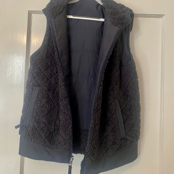 Patagonia Reversible Vest - Picture 2 of 4